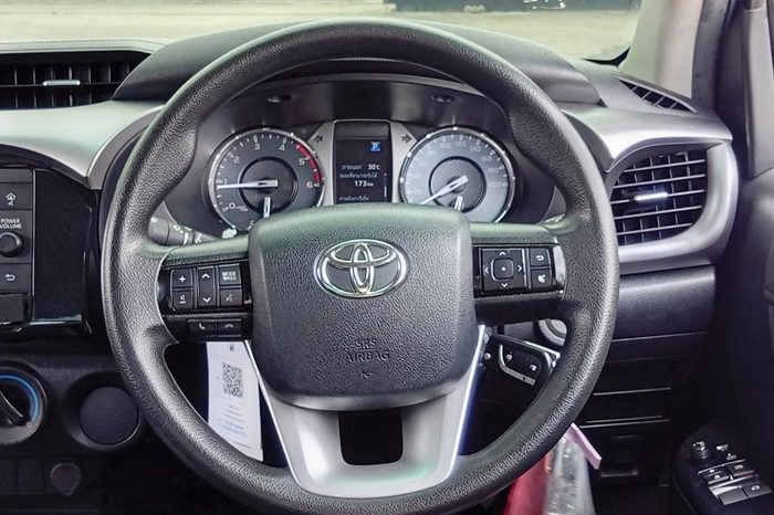 REVO PRE 2022 2.4 ENTRY AT DOUBLE CAB SILVER  4139 full