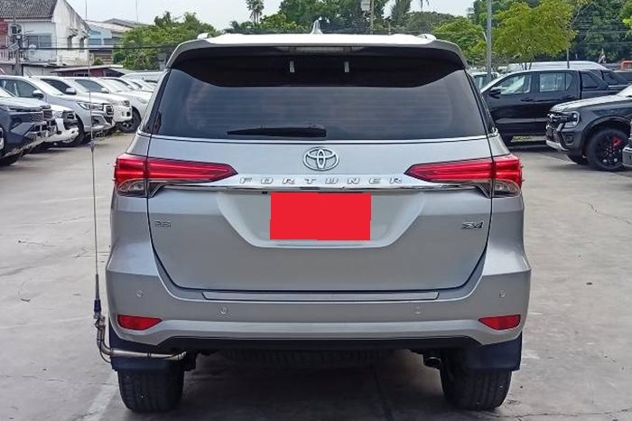 TOYOTA 4WD 2017 2.8V AT FORTUNER SILVER  8388 full