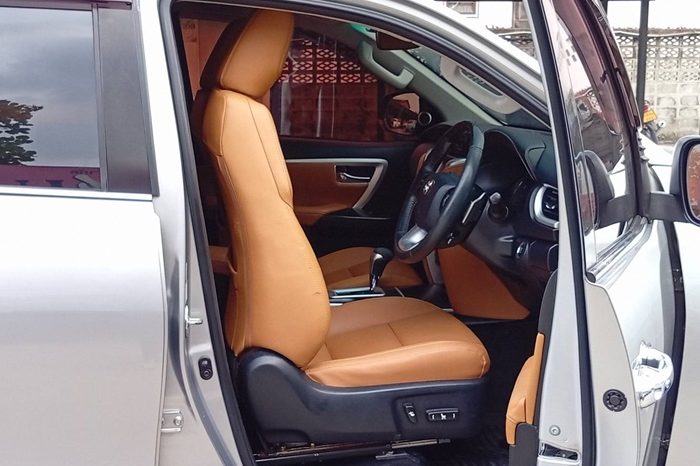 TOYOTA 4WD 2017 2.8V AT FORTUNER SILVER  8388 full