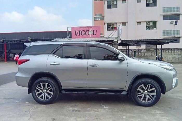 TOYOTA 4WD 2017 2.8V AT FORTUNER SILVER  8388 full