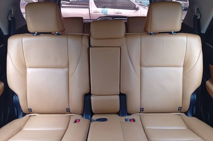 TOYOTA 4WD 2017 2.8V AT FORTUNER SILVER  8388 full