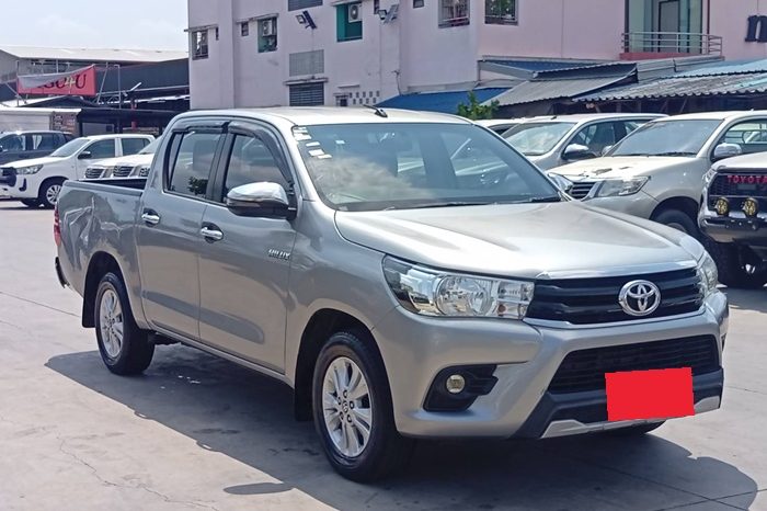 REVO 2WD 2018 2.4E MT DOUBLE CAB SILVER  9424 full