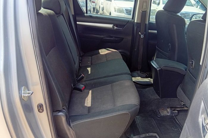 REVO 2WD 2018 2.4E MT DOUBLE CAB SILVER  9424 full