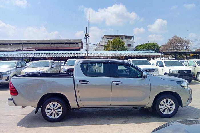 REVO 2WD 2018 2.4E MT DOUBLE CAB SILVER  9424 full