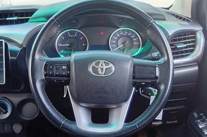 REVO 2WD 2018 2.4E MT DOUBLE CAB SILVER  9424 full