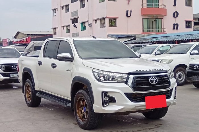 REVO PRE 2019 2.4G AT DOUBLE CAB WHITE  638 full