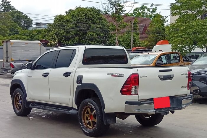 REVO PRE 2019 2.4G AT DOUBLE CAB WHITE  638 full