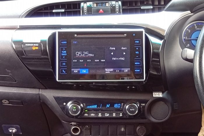 REVO PRE 2019 2.4G AT DOUBLE CAB WHITE  638 full