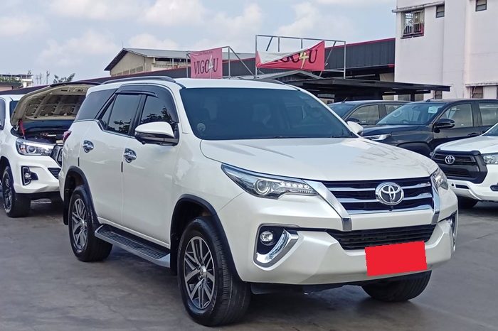 TOYOTA 4WD 2018 2.4V AT FORTUNER WHITE  4132 full