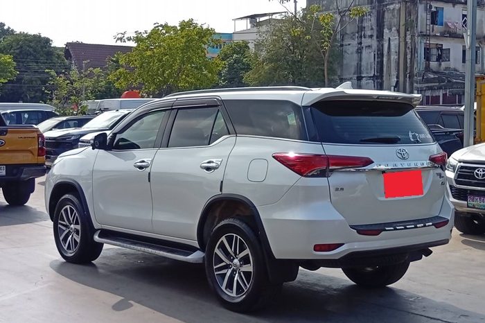 TOYOTA 4WD 2018 2.4V AT FORTUNER WHITE  4132 full