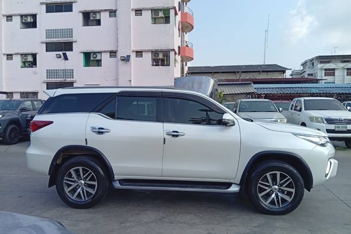TOYOTA 4WD 2018 2.4V AT FORTUNER WHITE  4132 full