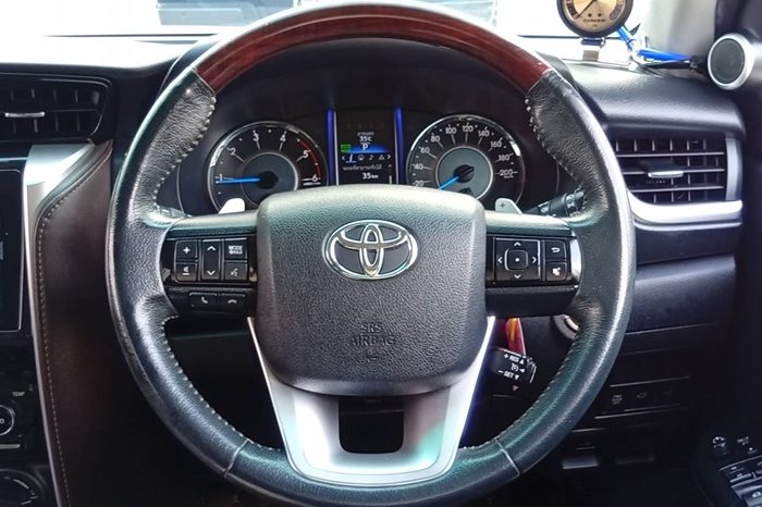 TOYOTA 4WD 2018 2.4V AT FORTUNER WHITE  4132 full