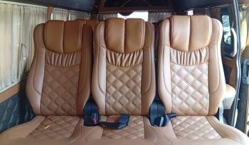 TOYOTA 2WD 2017 3.0 MT COMMUTER SILVER  2143 full