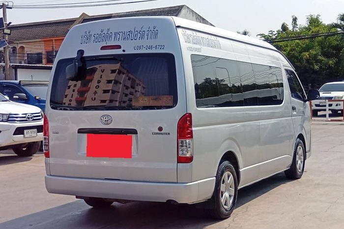 TOYOTA 2WD 2017 3.0 MT COMMUTER SILVER  2143 full