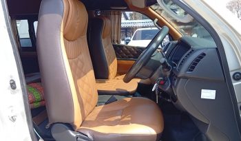 TOYOTA 2WD 2017 3.0 MT COMMUTER SILVER  2143 full