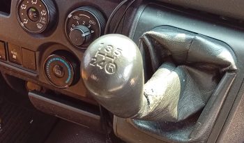 TOYOTA 2WD 2017 3.0 MT COMMUTER SILVER  2143 full