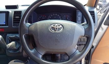 TOYOTA 2WD 2017 3.0 MT COMMUTER SILVER  2143 full