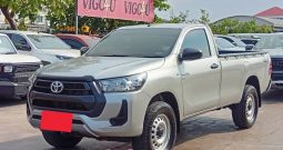 REVO 4WD 2021 2.8 ENTRY MT STANDARD SILVER  4761