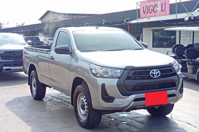 REVO 4WD 2021 2.8 ENTRY MT STANDARD SILVER  4761 full