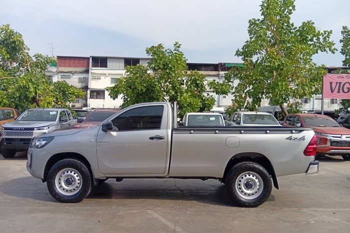 REVO 4WD 2021 2.8 ENTRY MT STANDARD SILVER  4761 full