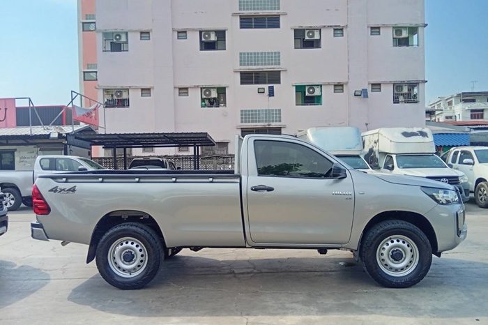 REVO 4WD 2021 2.8 ENTRY MT STANDARD SILVER  4761 full