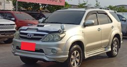 TOYOTA 4WD 2007 3.0V AT FORTUNER SILVER  7427