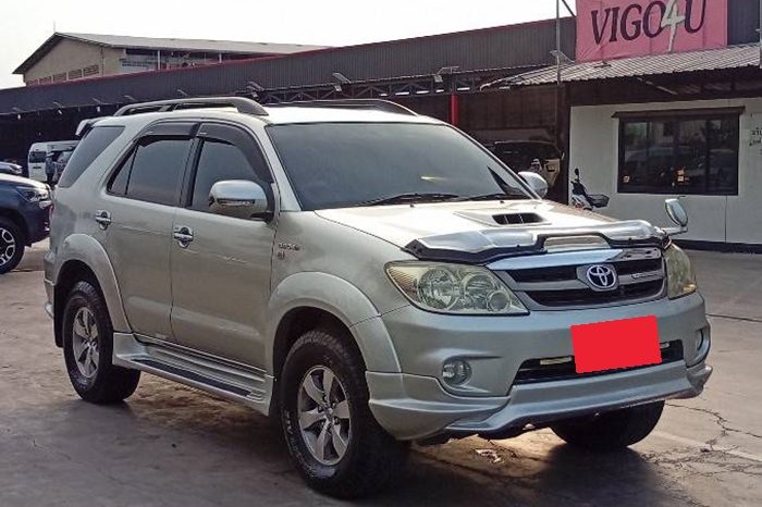 TOYOTA 4WD 2007 3.0V AT FORTUNER SILVER  7427 full