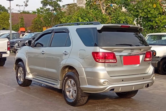 TOYOTA 4WD 2007 3.0V AT FORTUNER SILVER  7427 full