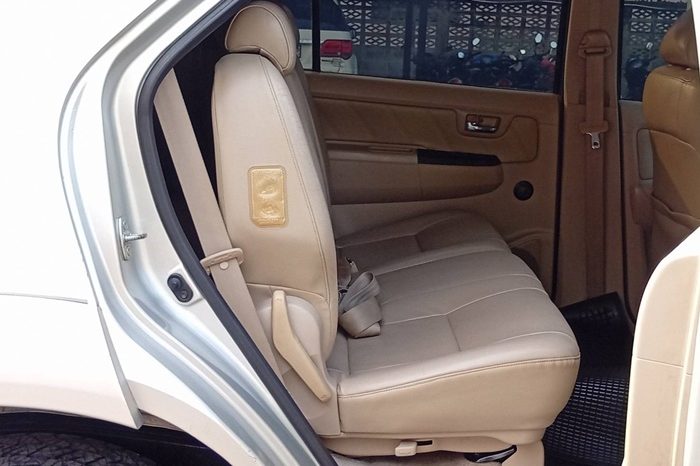 TOYOTA 4WD 2007 3.0V AT FORTUNER SILVER  7427 full