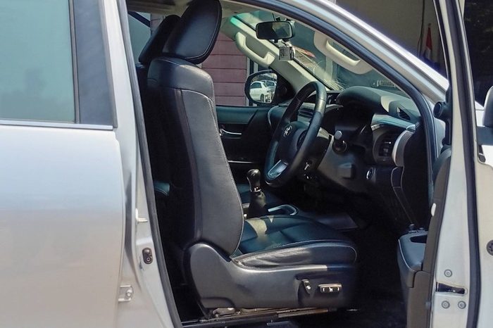 REVO 4WD 2019 2.8G MT DOUBLE CAB SILVER  9138 full