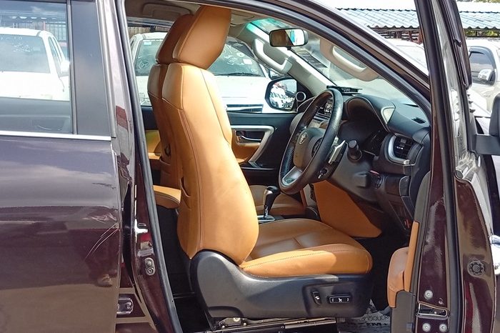 TOYOTA 4WD 2019 2.8V AT FORTUNER BROWN  8521 full