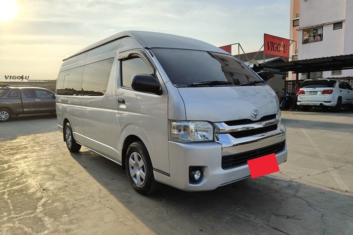 TOYOTA 2WD 2019 3.0 AT COMMUTER SILVER  4619 full