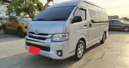 TOYOTA 2WD 2019 3.0 AT COMMUTER SILVER  4619