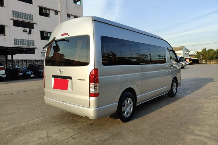 TOYOTA 2WD 2019 3.0 AT COMMUTER SILVER  4619 full