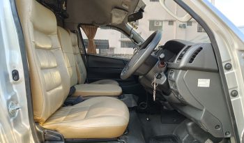 TOYOTA 2WD 2019 3.0 AT COMMUTER SILVER  4619 full