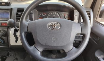 TOYOTA 2WD 2019 3.0 AT COMMUTER SILVER  4619 full