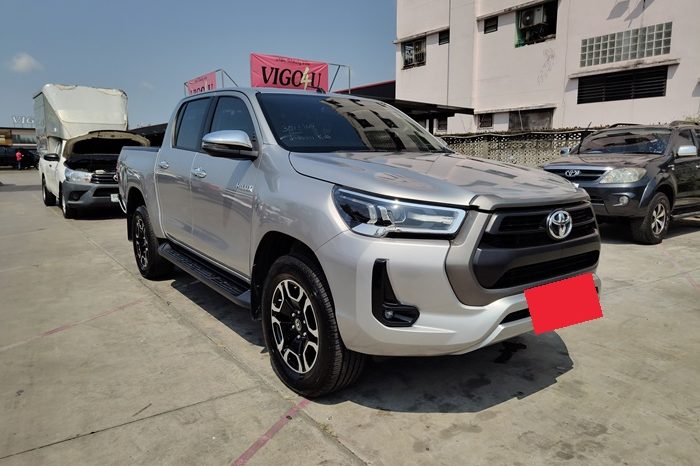 REVO 4WD 2021 2.4 MID MT DOUBLE CAB SILVER 8738 full