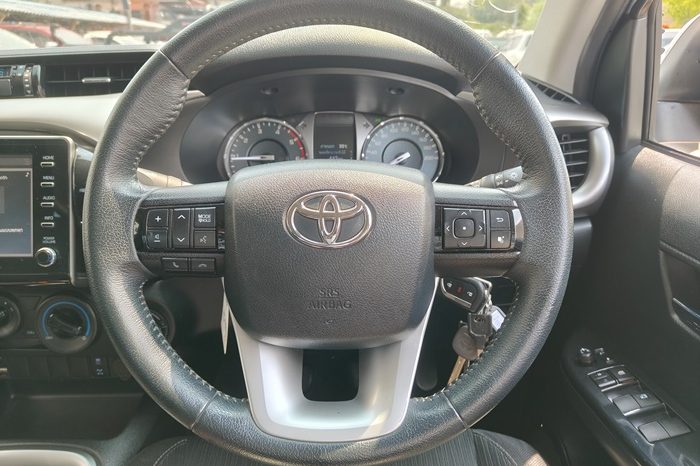 REVO 4WD 2021 2.4 MID MT DOUBLE CAB SILVER 8738 full