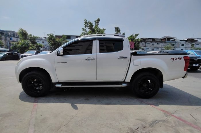 ISUZU 4WD 2015 3.0 AT DOUBLE CAB WHITE  8022 full
