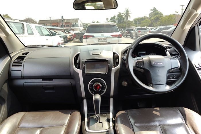 ISUZU 4WD 2015 3.0 AT DOUBLE CAB WHITE  8022 full