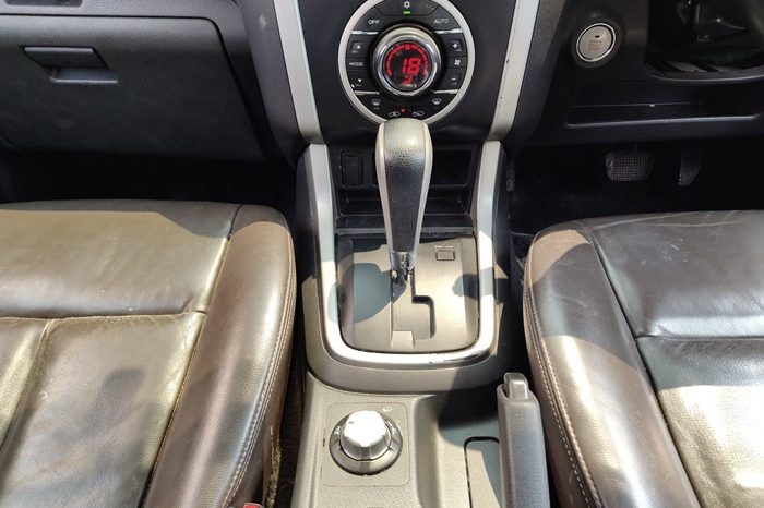 ISUZU 4WD 2015 3.0 AT DOUBLE CAB WHITE  8022 full