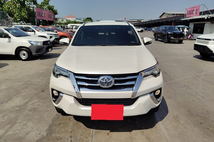 TOYOTA 2WD 2016 2.8V AT FORTUNER WHITE  3368 full