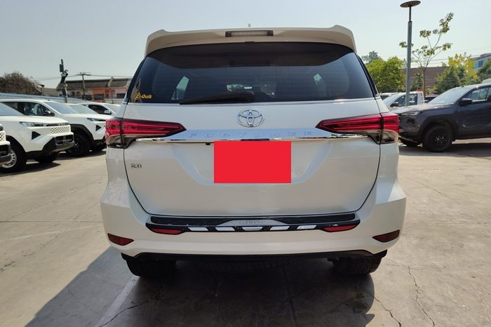 TOYOTA 2WD 2016 2.8V AT FORTUNER WHITE  3368 full