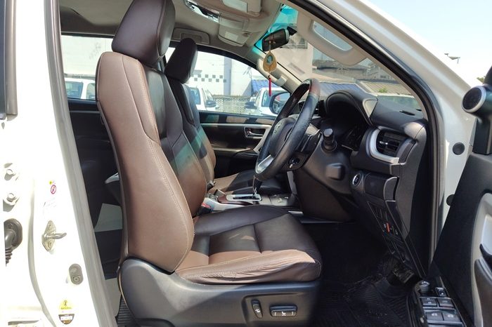 TOYOTA 2WD 2016 2.8V AT FORTUNER WHITE  3368 full