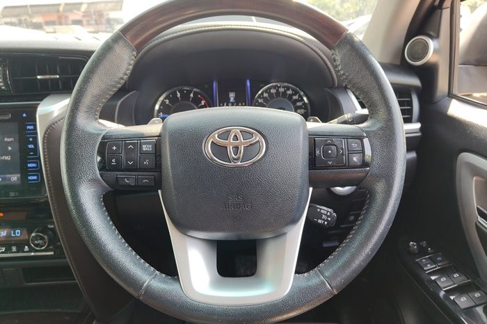 TOYOTA 2WD 2016 2.8V AT FORTUNER WHITE  3368 full