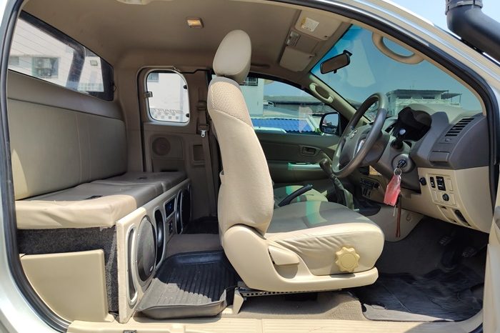 VIGO 4WD 2012 3.0G MT SMART CAB SILVER  843 full