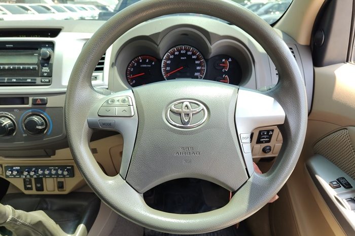 VIGO 4WD 2012 3.0G MT SMART CAB SILVER  843 full