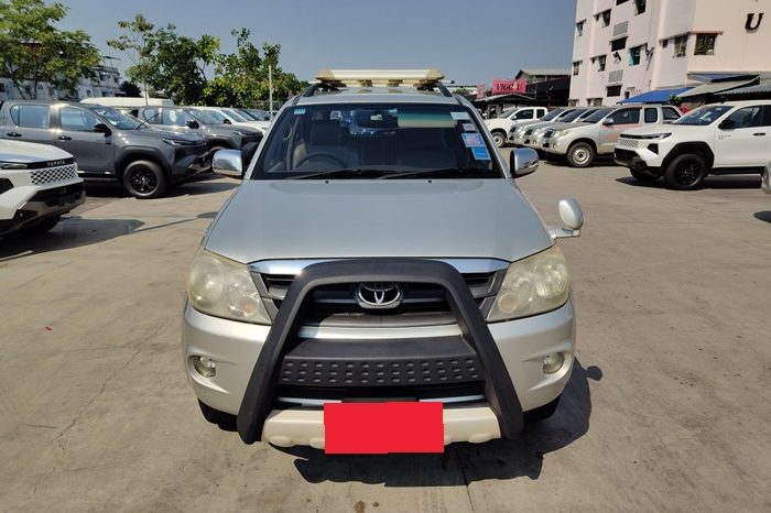 TOYOTA 4WD 2007 2.7V AT FORTUNER SILVER  6779 full