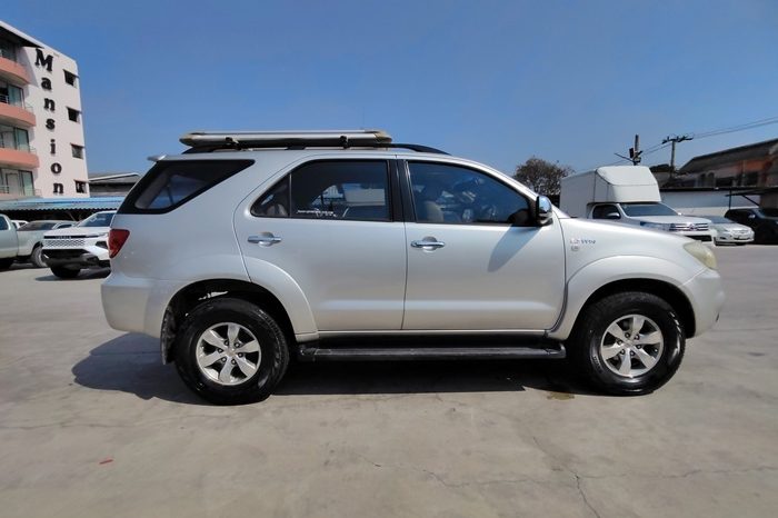TOYOTA 4WD 2007 2.7V AT FORTUNER SILVER  6779 full