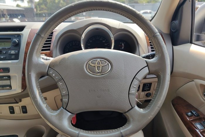 TOYOTA 4WD 2007 2.7V AT FORTUNER SILVER  6779 full